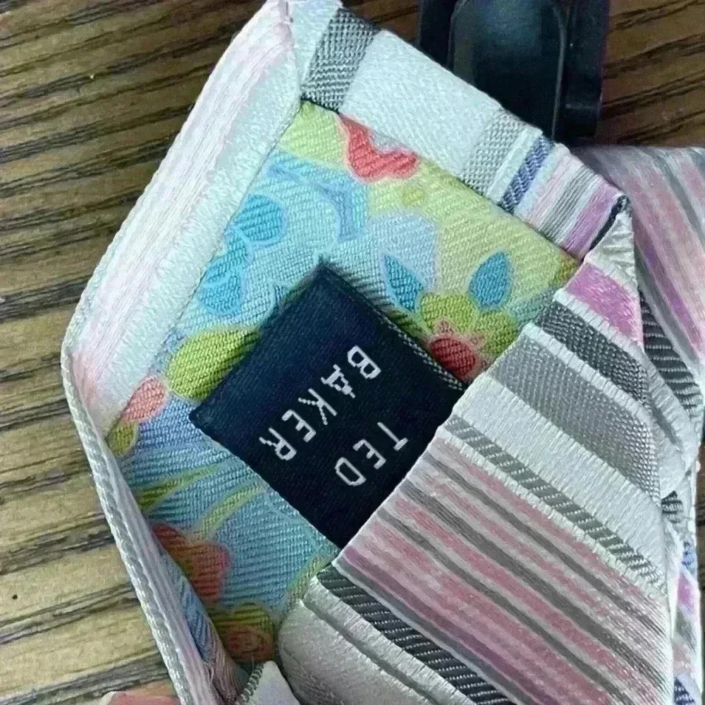 Gently Used Ted Baker London Mens Tie Pink striped - Picture 3 of 7